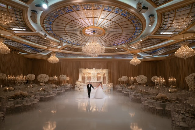 Young Romance: Alex and Maria’s Dreamy Candle Décor